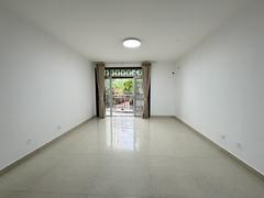 信义假日名城二期 3室2厅100m²整租