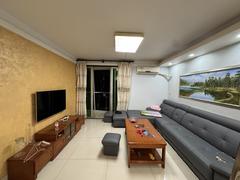 信义假日名城五期 3室2厅104m²整租