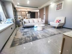 新天鹅堡三期 3室2厅122m²整租