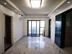 前海时代 2室2厅80m²整租