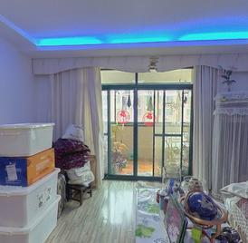 东方景苑北区 4室2厅155.87m²精装修
