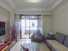 坝上街环球中心 3室2厅139.8m²满五年