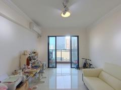 倚龙华庭 3室2厅76m²整租