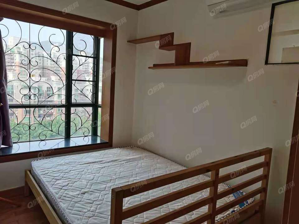 梅林一村九区 3室2厅98m²整租