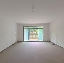 东方沁园 5室2厅200.13m²满五年