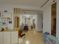 中凯景湖豪庭 3室2厅122m²精装修
