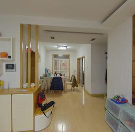 中凯景湖豪庭 3室2厅122m²精装修