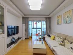 东湖山庄碧云阁 3室2厅122.7m²满五年