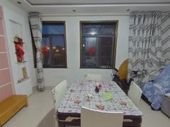 嘉和花园 3室2厅98m²精装修