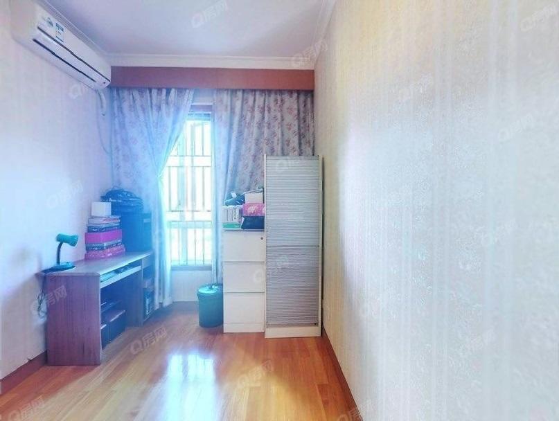 怡景花园 3室2厅149m²满五唯一