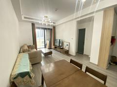 枫叶望海公馆 1室2厅73m²整租