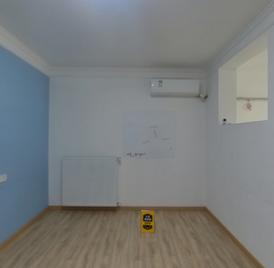 翡翠园小区 3室1厅74.05m²精装修