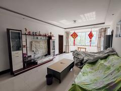 东方景苑南区 3室2厅146m²精装修