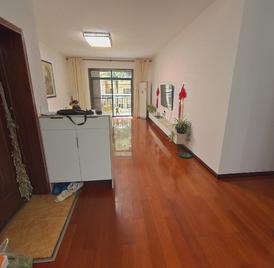 新都华庭 3室1厅122m²精装修