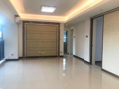天悦南湾  （新上）精装修 保养不错 南北通透 看房方便