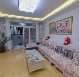 山水华庭 3室2厅126m²精装修