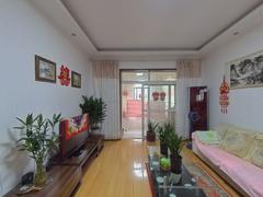 中凯景湖豪庭 3室2厅102m²精装修