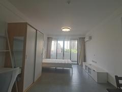 信义假日名城六期 3室2厅99.78m²满五年