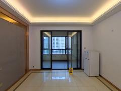 蓝光雍锦半岛 3室2厅106m²普通装修