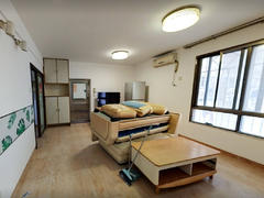 天地大厦 3室1厅94m²整租