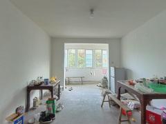东方景苑南区 3室2厅101m²毛坯