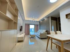 深物业金领 2室2厅63.79m²精装修