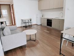 英郡年华三期 1室1厅57m²整租