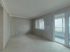 新华学府 3室2厅118m²毛坯