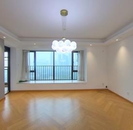 香山美墅果岭 5室2厅203m²整租