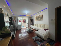 东方景苑南区 3室2厅138m²精装修