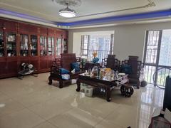 奥林华府二期 3室2厅152m²整租