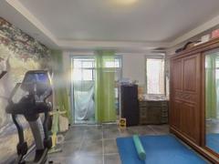 科大花园西苑 4室2厅135m²精装修