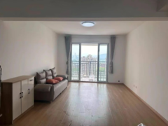 滨湖景城东区 3室2厅136m²普通装修