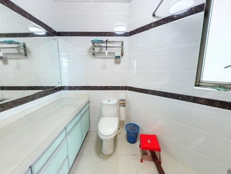 怡景花园 3室2厅149m²满五唯一