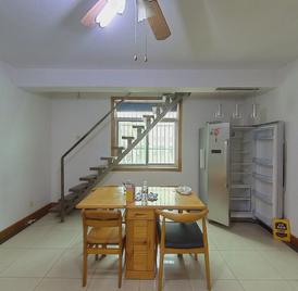 东兴小区 5室2厅139.7m²精装修