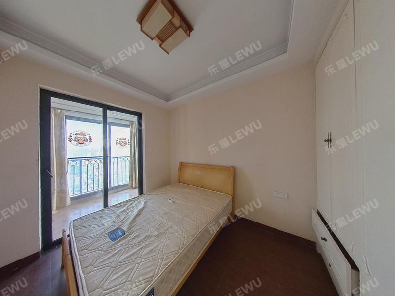 深圳华业玫瑰郡卧室照片_华业玫瑰郡 新出房源，户型方正，花园中间，住家安静舒适