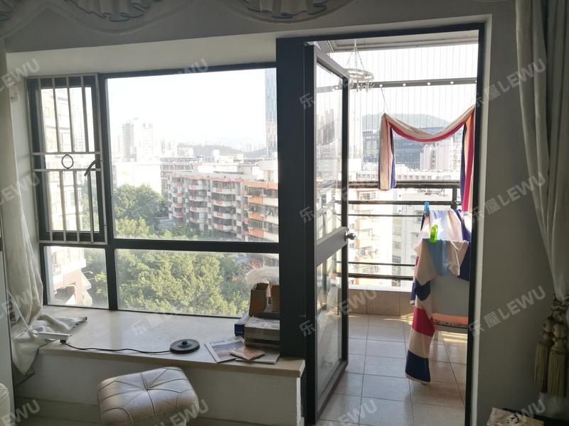 深圳特发泊林花园阳台照片_特发泊林花园 3室1厅76.74m²满五年