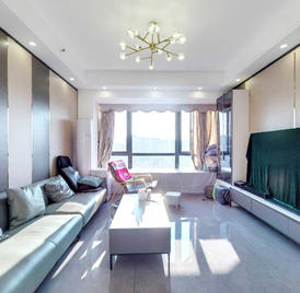传麒东湖名苑 3室2厅133.64m²精装修