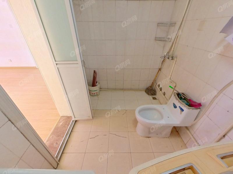 合肥兴华苑A区卫生间照片_兴华苑A区 3室1厅81.02m²满五唯一