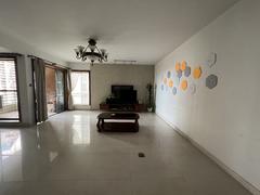 锦绣花园三期 4室2厅170.57m²整租