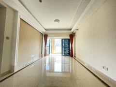 信义金御半山三期 3室2厅73.93m²精装修