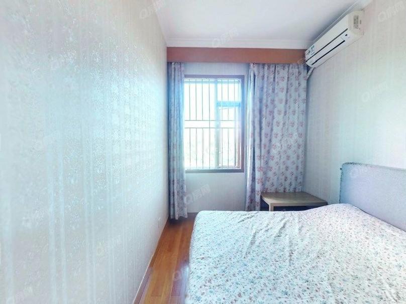 怡景花园 3室2厅149m²满五唯一