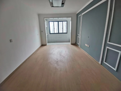 裕溪河畔 3室2厅114m²精装修