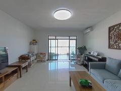 华发新城二期 3室2厅195.26m²高楼层保养好室内整洁干净