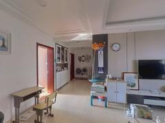 嘉和花园 3室2厅139m²精装修