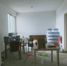 临湖社区如园 3室2厅101m²普通装修