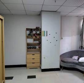 荣村小区 （新上）精装修 保养不错 南北通透 看房方便