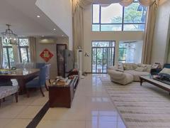 华发新城二期 6室2厅378m²三层中空顶楼复式，带顶楼天台