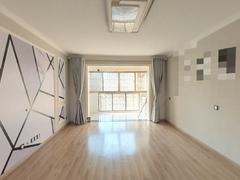 恒盛豪庭 4室2厅135.78m²普通装修