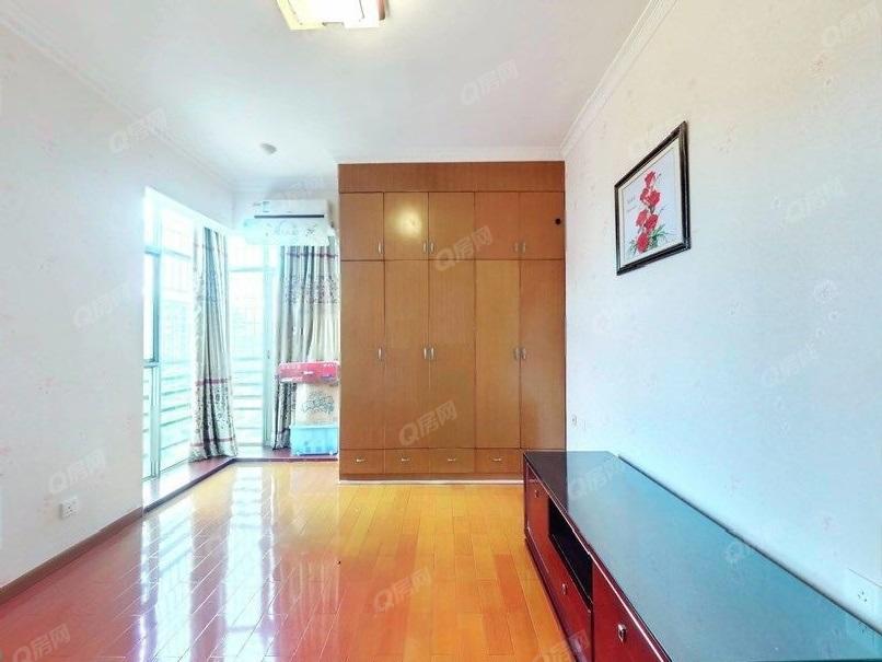 怡景花园 3室2厅149m²满五唯一